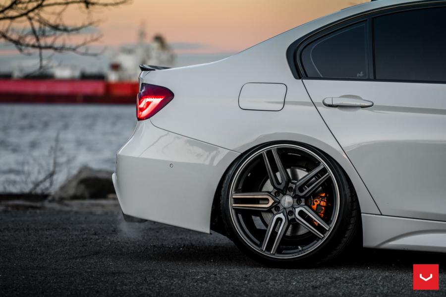 Детали экстерьера BMW M3 Sedan on Vossen Wheels (HF-1) 2018 года  (фото 28 из 57)